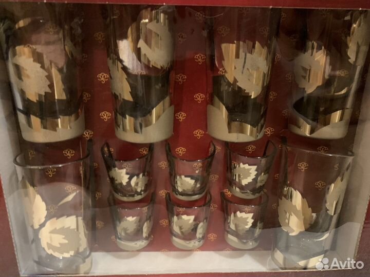 Набор стаканов и рюмок
