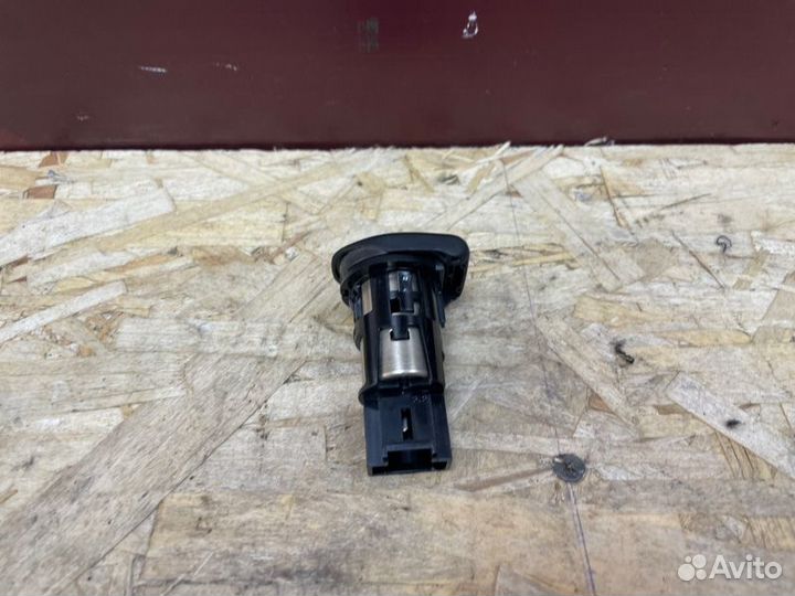 Розетка LADA X-Ray