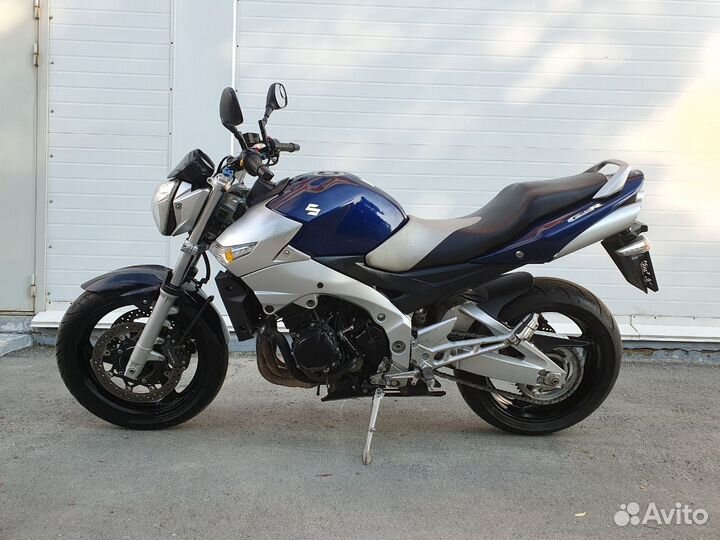 Suzuki GSR600