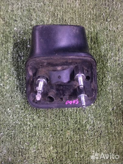 Крепление зеркала переднее правое Toyota Spade