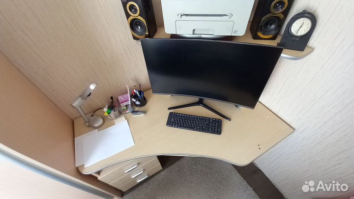 Компьютерный стол