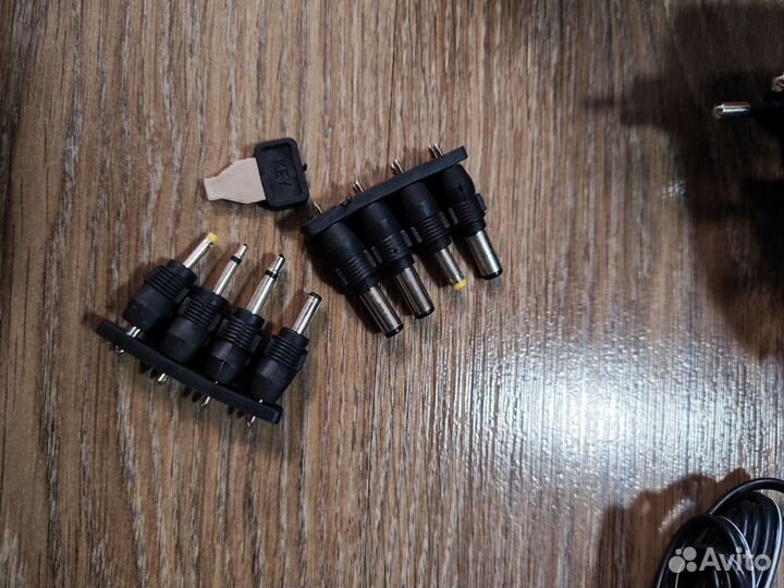 Универсальный стабилизированный блок питания