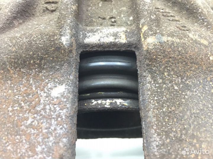 Суппорт передний левый Nissan Note Е11 1.4 CR14DE