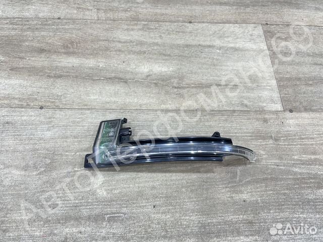 Поворотник левого зеркала Audi A3 A4 A5 A6 A8 Q3