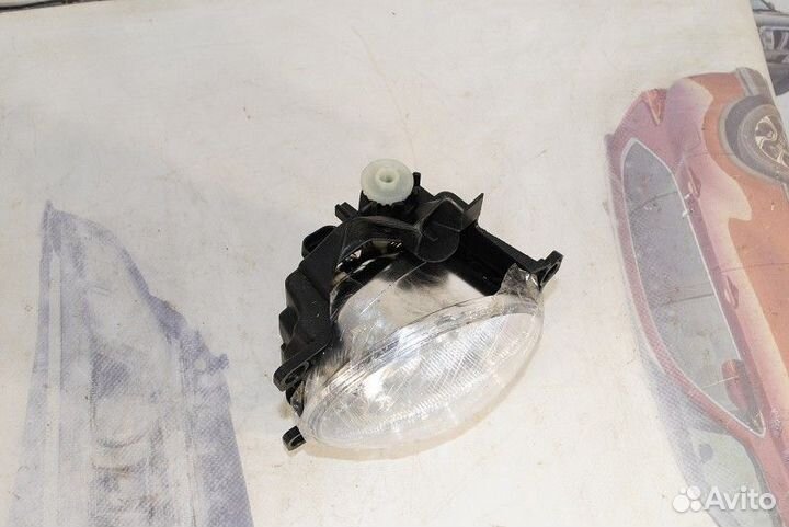 Фара противотуманная передняя левая Toyota Land
