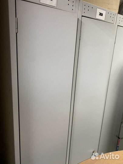 Шкаф металический для одежды