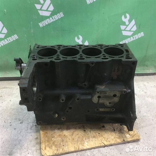 Блок двигателя Опель Вектра Б