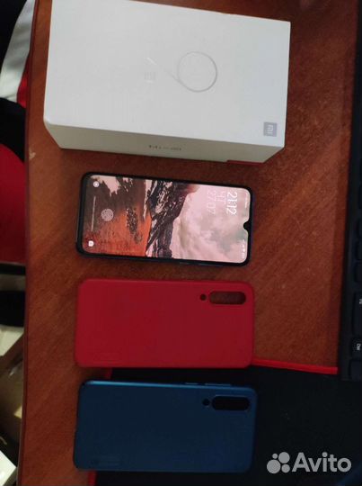 Телефон Xiaomi Mi 9 SE