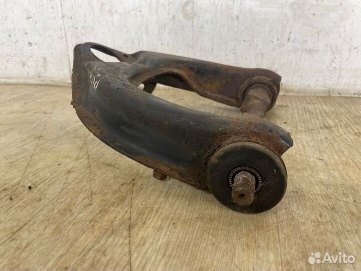 Рычаг подвески верхний передний правый Mitsubishi