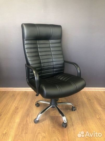 Офисное кресло. Гарантия 1 год