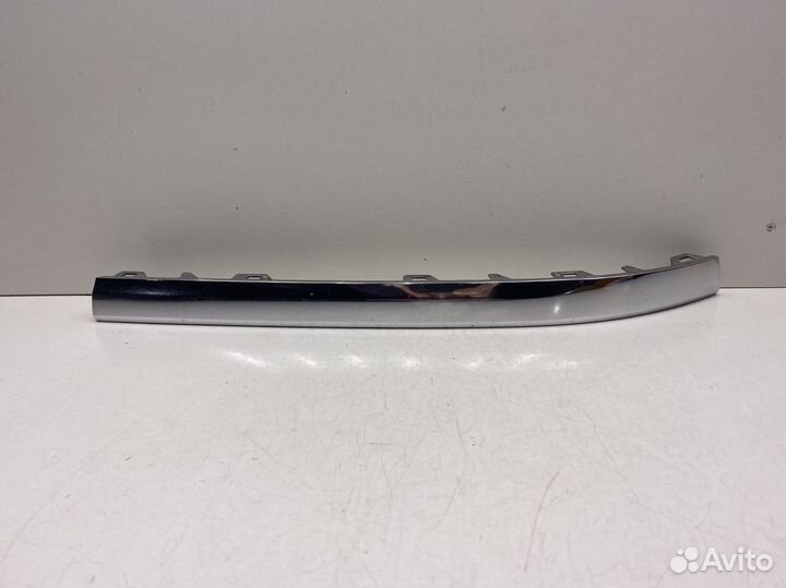 Молдинг переднего бампера правый Volkswagen Touare