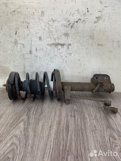 Стойка подвески передняя левая Opel Omega B X20XEV