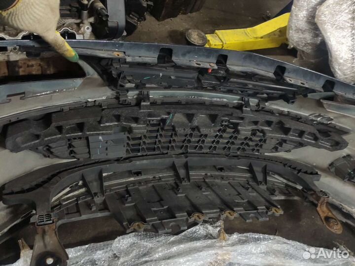 Передний бампер на Опель Астра J GTC