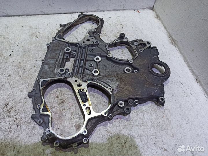 Крышка двигателя передняя