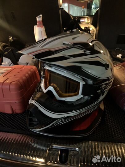 Снегоходный шлем