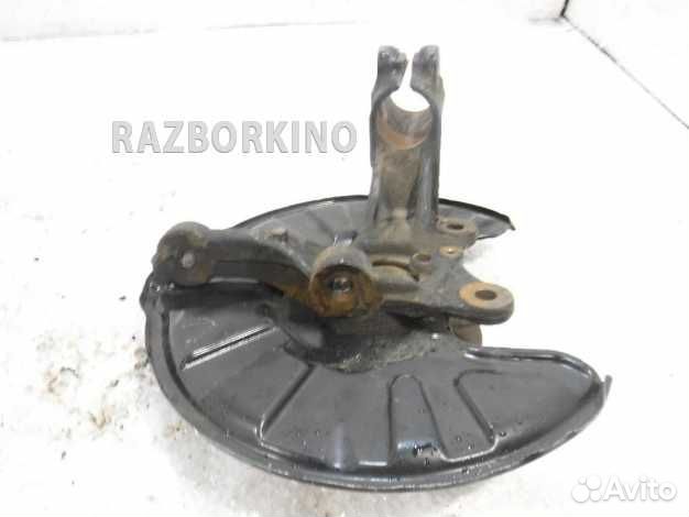 Кулак передний правый