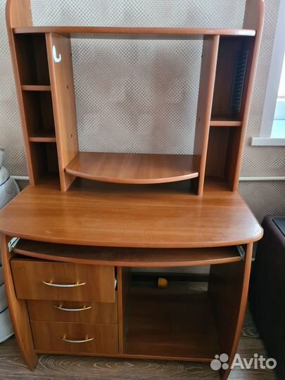 Стол компьютерный