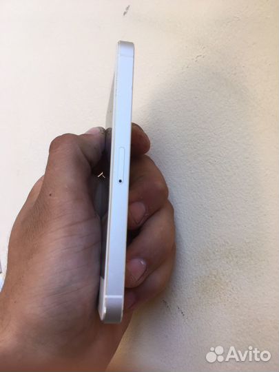 iPhone 5S, 16 ГБ