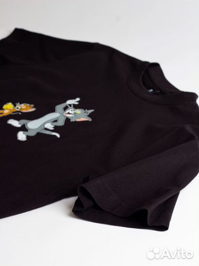 Черная футболка с принтом Том и Джерри