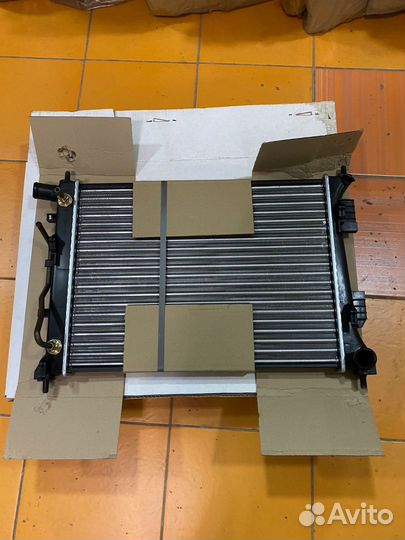 Радиатор на Solaris 1 / Kia Rio 3 автомат