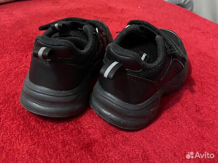 Кроссовки детские