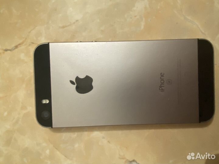 Телефон iPhone se