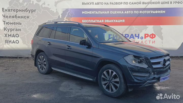 Лючок бензобака в сборе Mercedes-Benz GL (X166) 1667570106