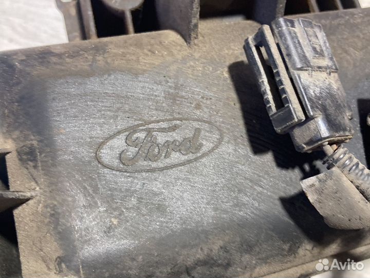 Блок предохранителей Форд Транзит 2/2