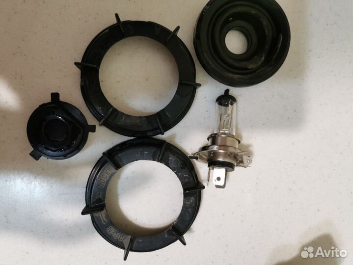 Фара передняя левая nissan atlas 1996