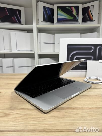 MacBook Pro 14 M3 Pro 18gb 512gb Silver новый