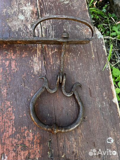 Кованая дверная ручка