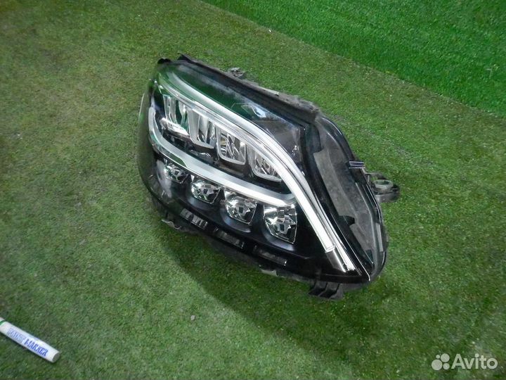 Фара правая Mercedes-Benz C-Class