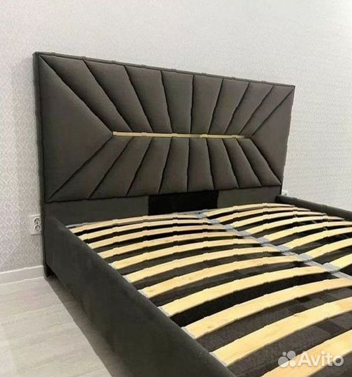 Двуспальная мягкая кровать на заказ