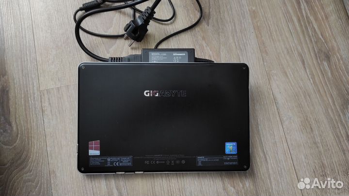 Планшет Gigabyte S1082