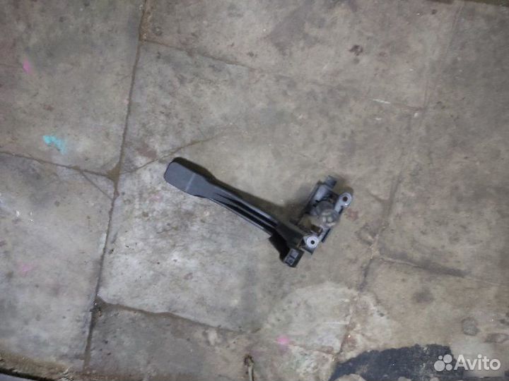 Ручка капота Renault Megane 3