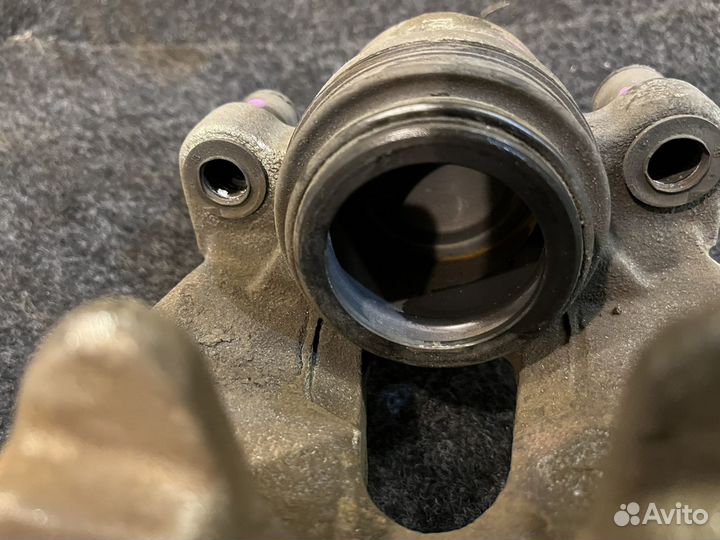 Суппорт передний левый ford focus 2