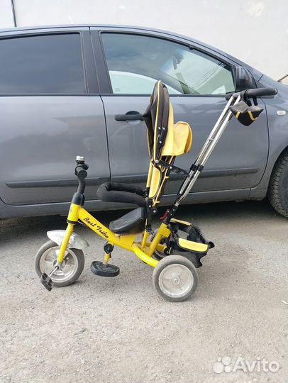 Детский велосипед с ручкой