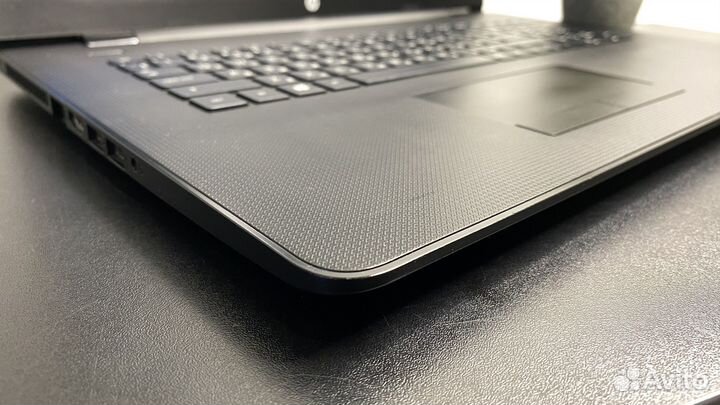 Большой ноутбук HP E2-9000/17’3/SSD/4GB