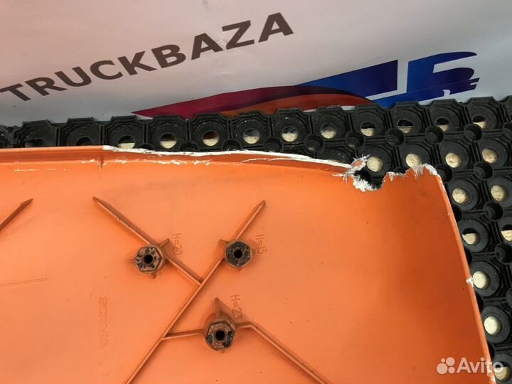 Спойлер боковой левый