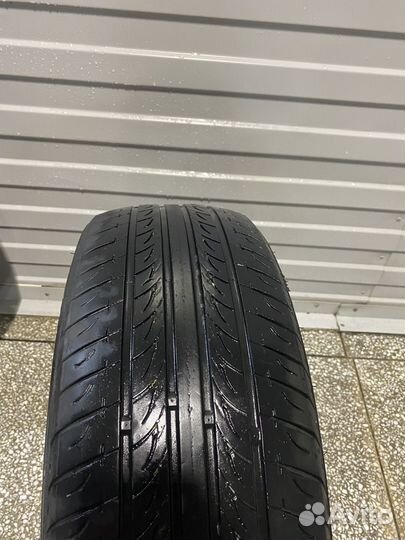 Roadstone N5000 205/60 R16