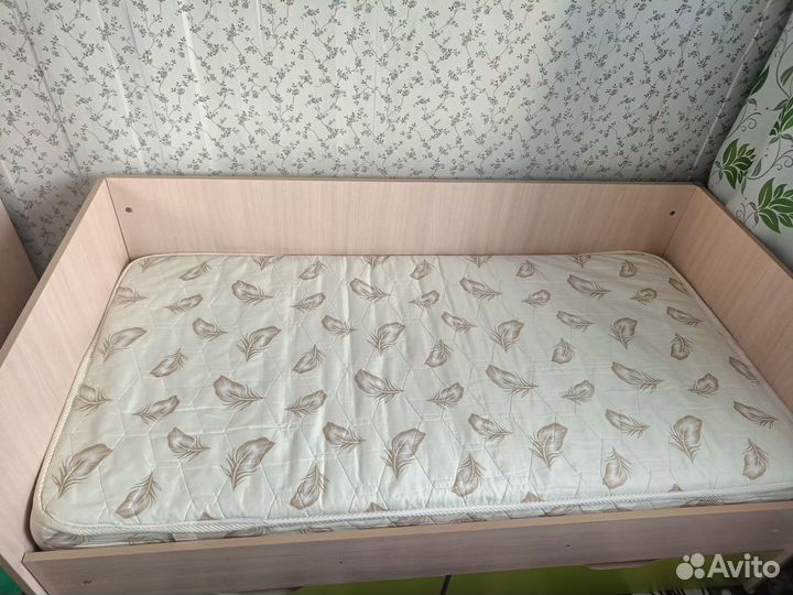Детская кровать 160 на 80 с матрасом бу