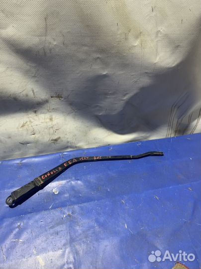 Поводок стеклоочистителя задний toyota corolla