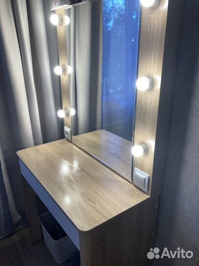 Продам туалетный столик, новый