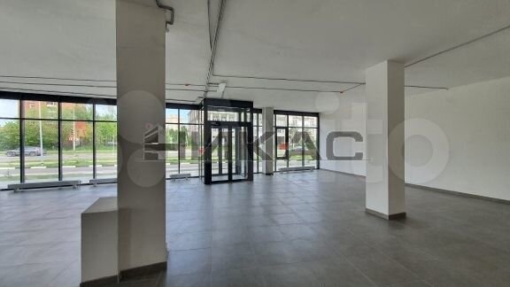 Сдам торговое помещение, 90 м²
