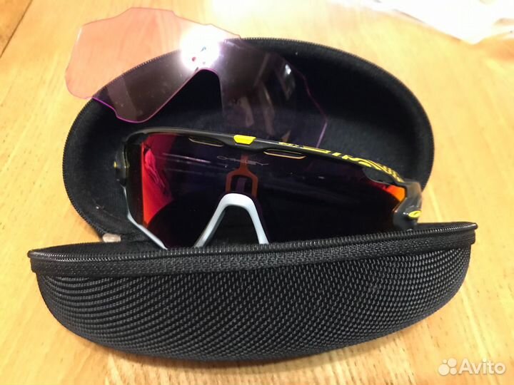 Спортивные очки Oakley