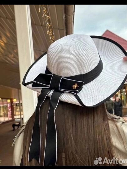 Белая и черная шляпы