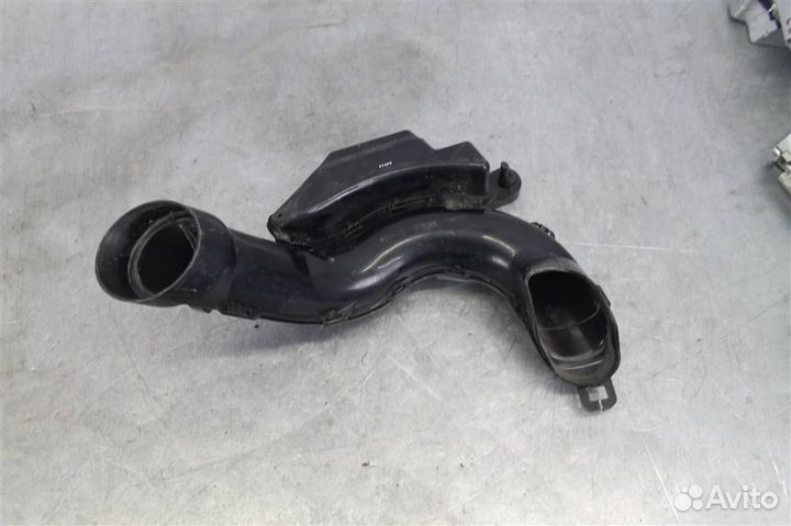 Патрубок воздушного фильтра Nissan Sentra B17