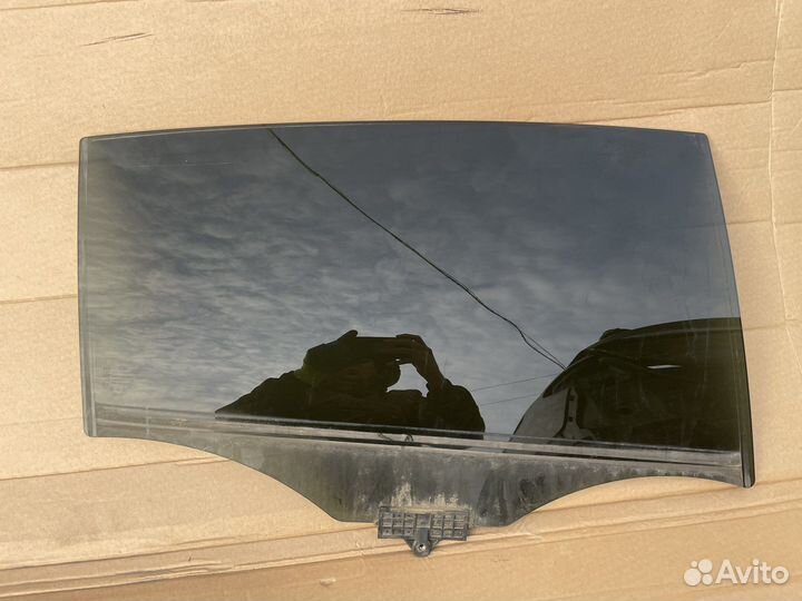 Стекло заднее правое Кия Кворис Kia Quoris