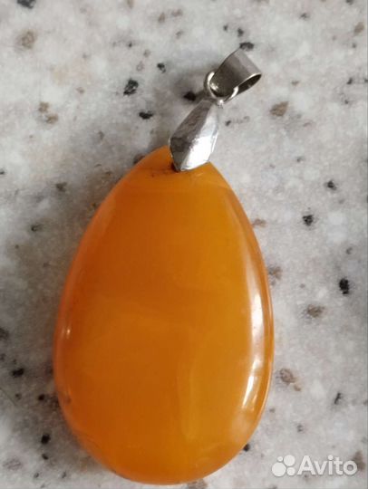 Кулон янтарь
