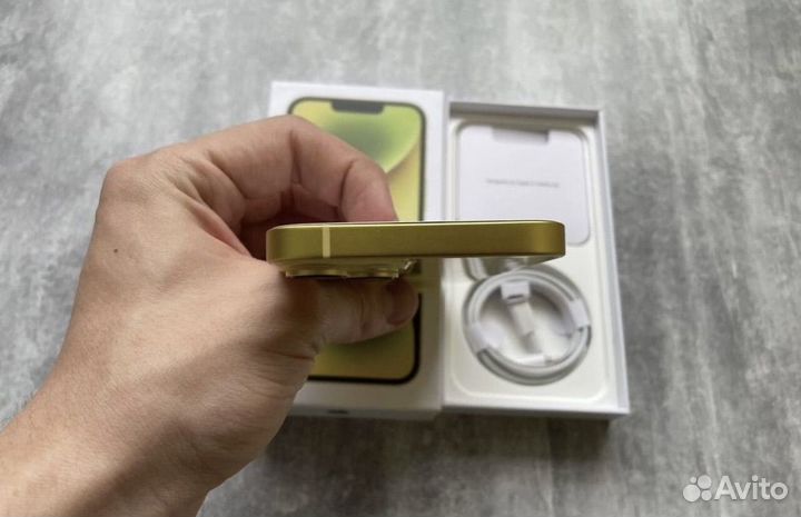 iPhone 14, 256 ГБ